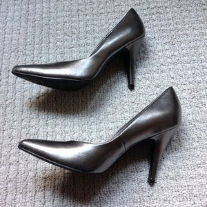 FIONI Metallic Gunmetal Pumps
